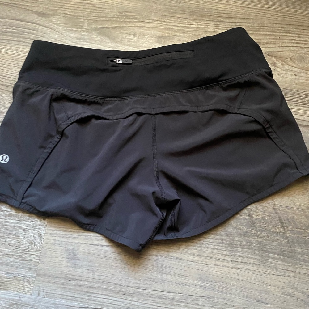 Lululemon mid rise Shorts